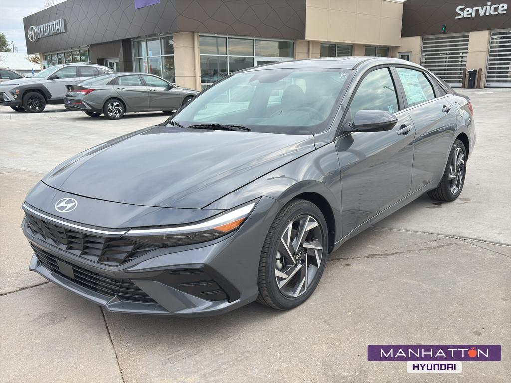 2025 Hyundai Elantra Limited's photo