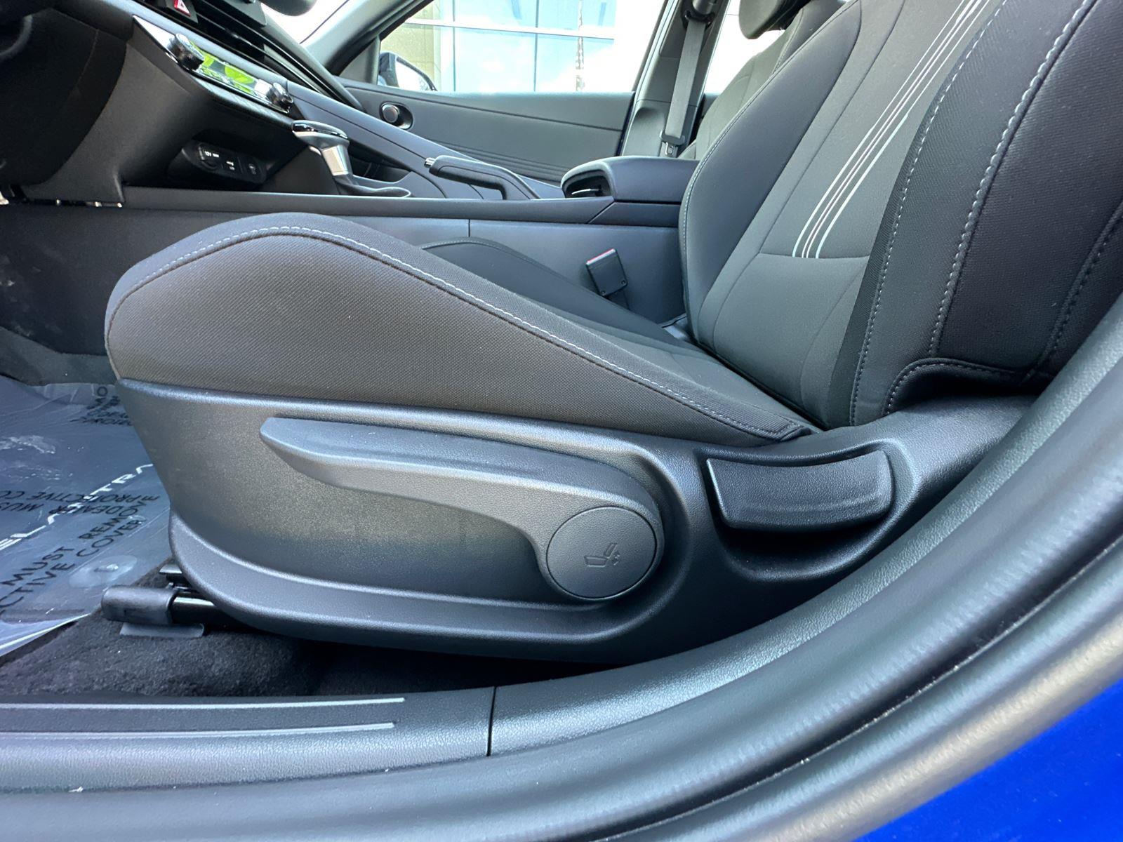 2025 Hyundai Elantra SEL Sport photo 11