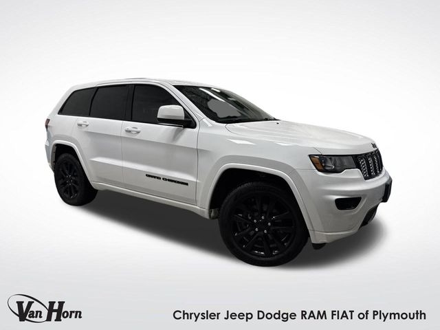2017 Jeep Grand Cherokee Altitude's photo