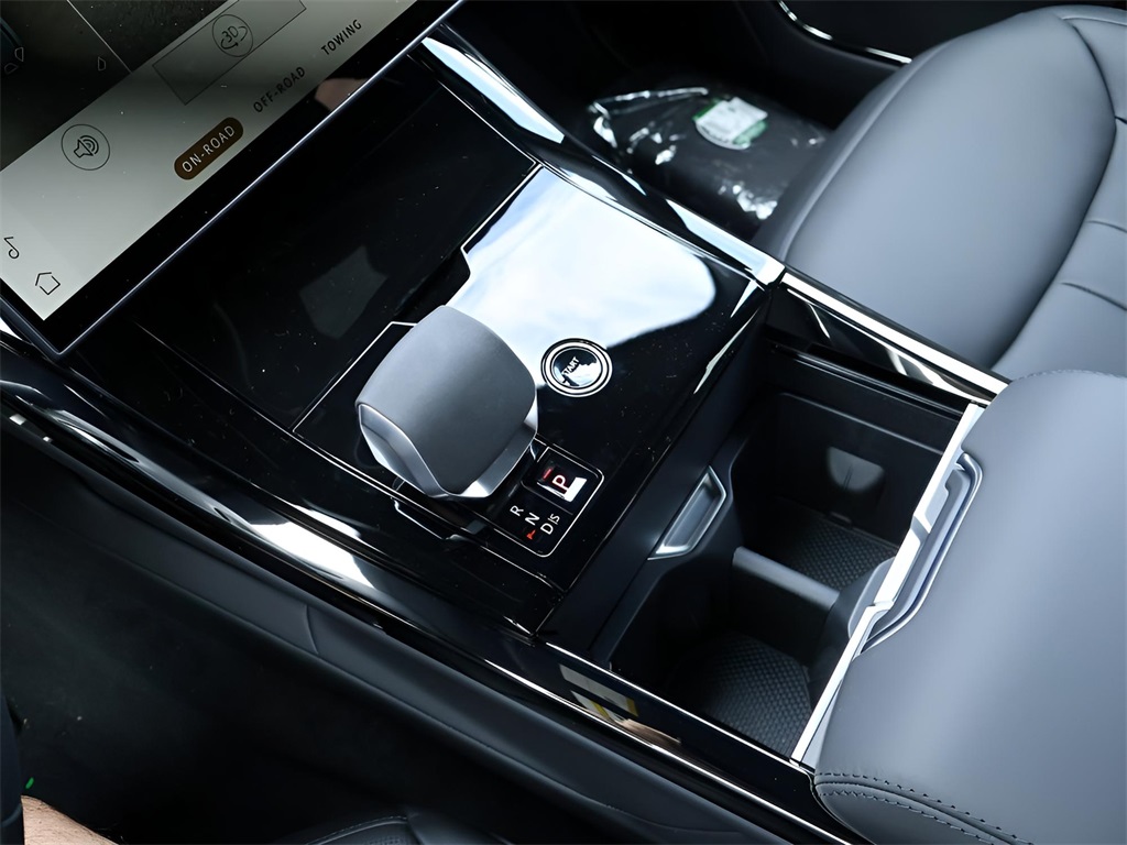 2025 Land Rover Range Rover Sport SE photo 21
