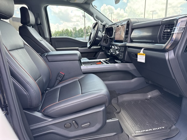 2025 Ford F-350 photo 14