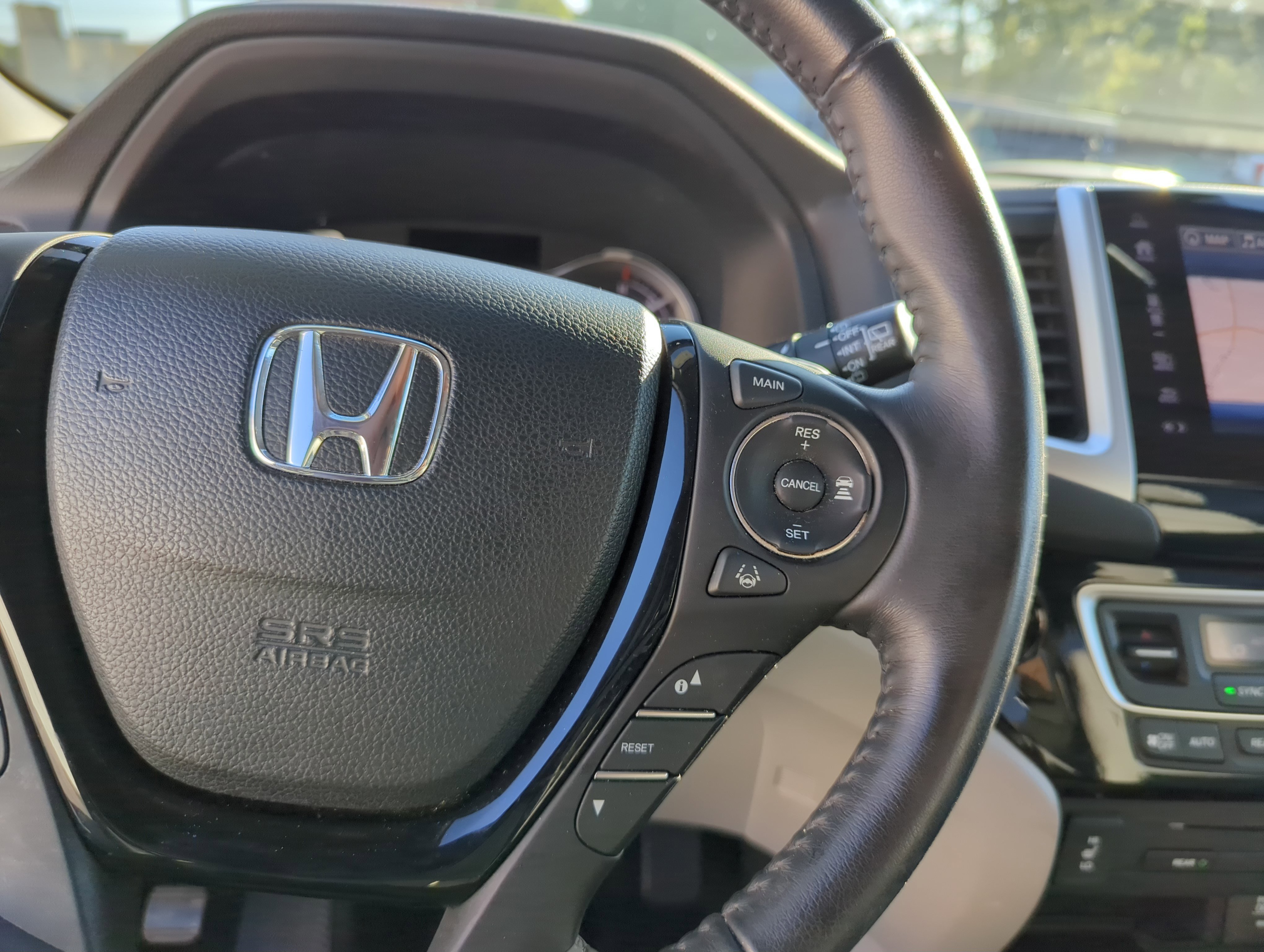2017 Honda Pilot Touring photo 14