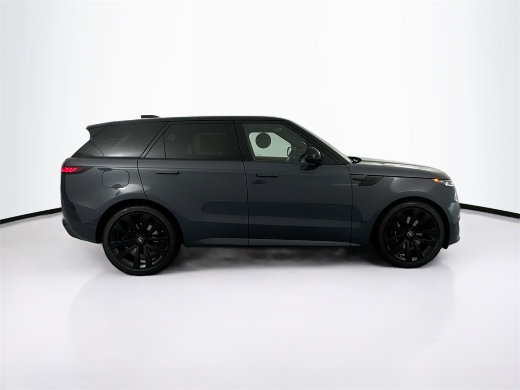 2025 Land Rover Range Rover Sport SE photo 4