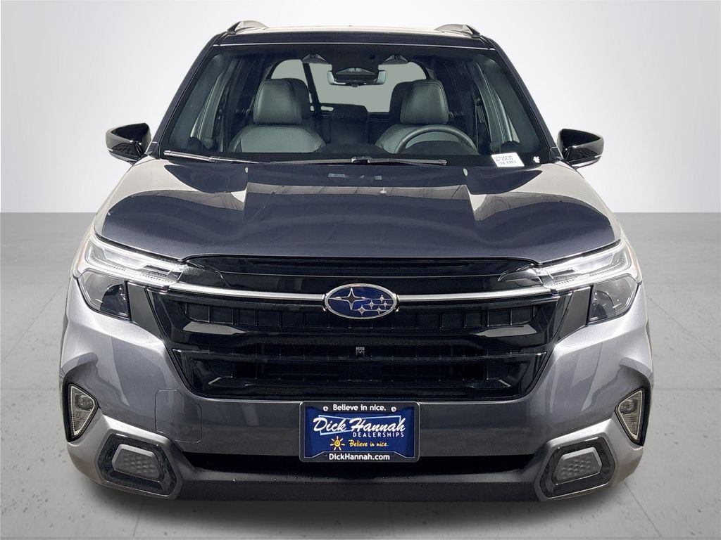2025 Subaru Forester Touring photo 3