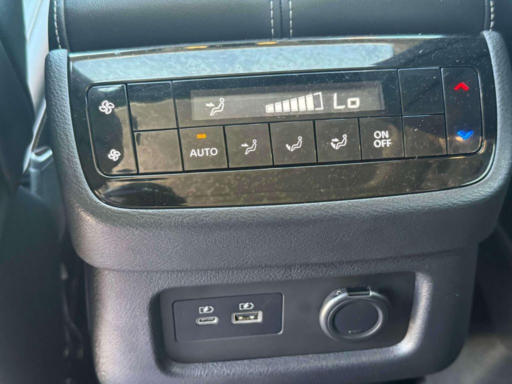 2022 Infiniti QX60 Luxe photo 19