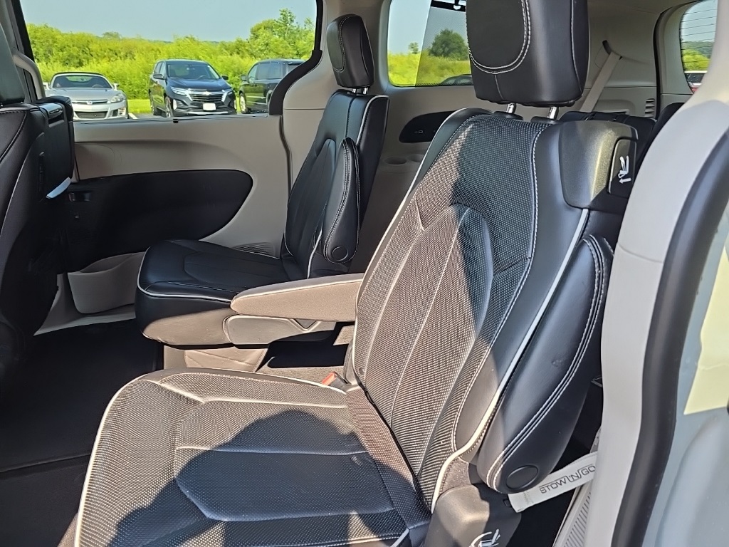 2022 Chrysler Pacifica Limited photo 30