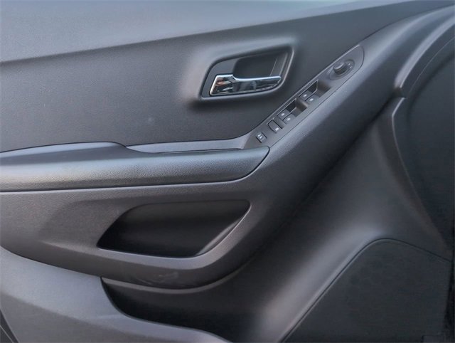 2022 Chevrolet Trax LT photo 12