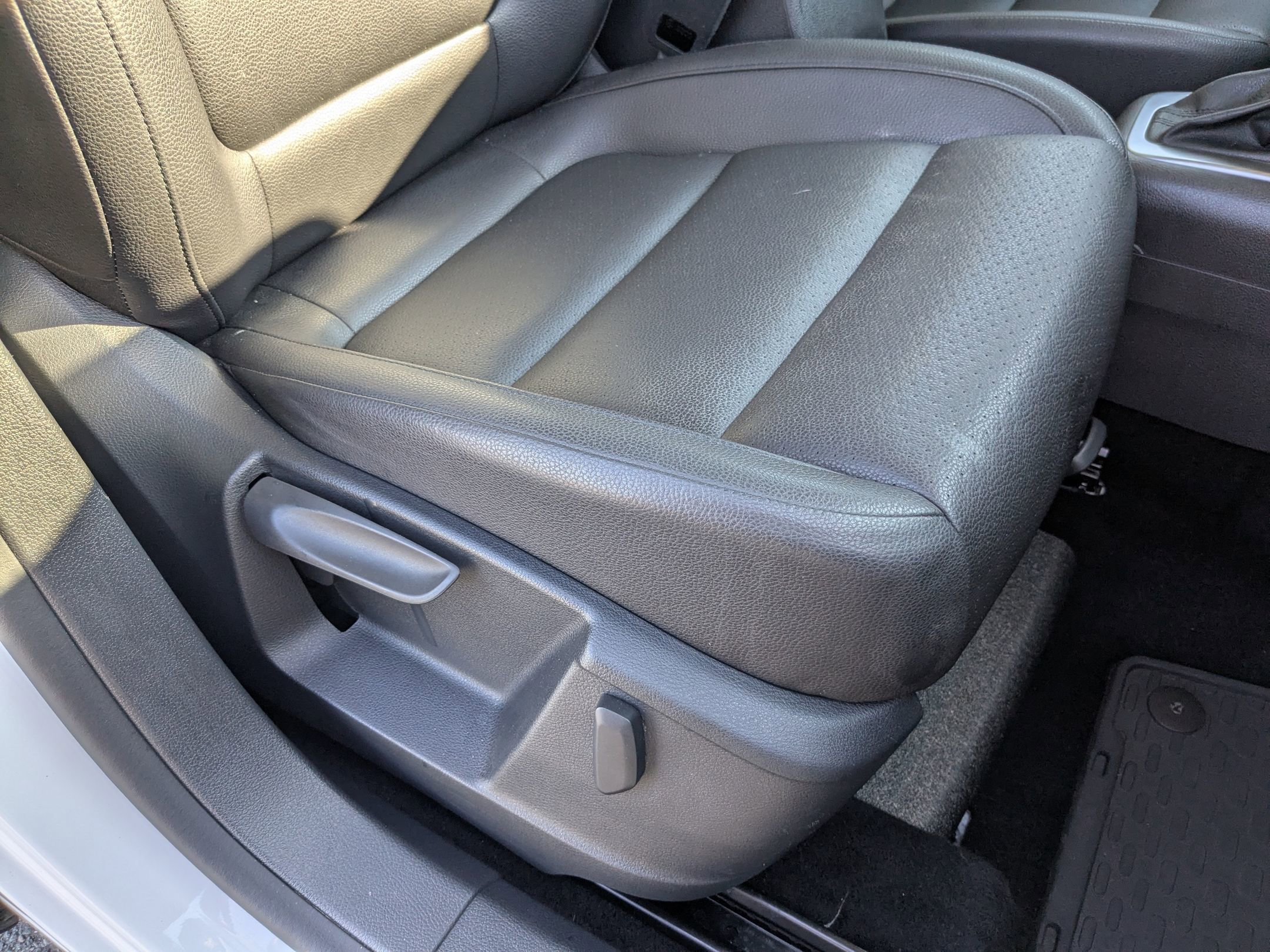 2017 Volkswagen Tiguan Wolfsburg Edition photo 38