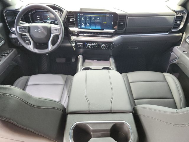 2025 Chevrolet Silverado 2500HD LTZ photo 13