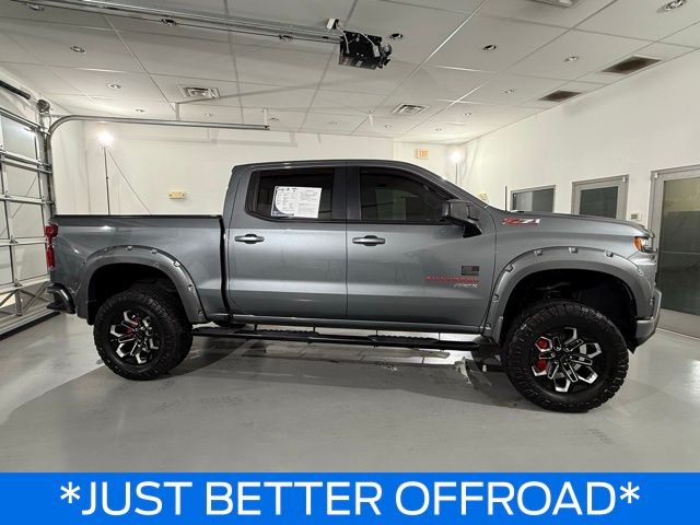 2019 Chevrolet Silverado 1500 RST photo 2