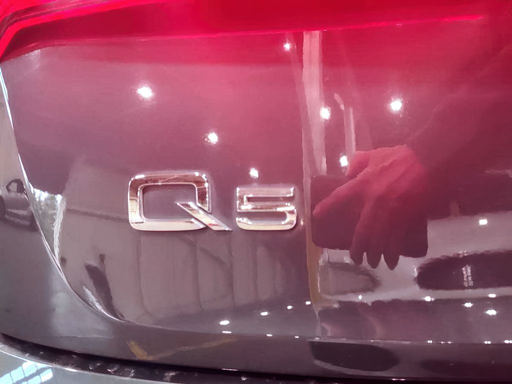 2018 Audi Q5 Premium Prestige photo 2