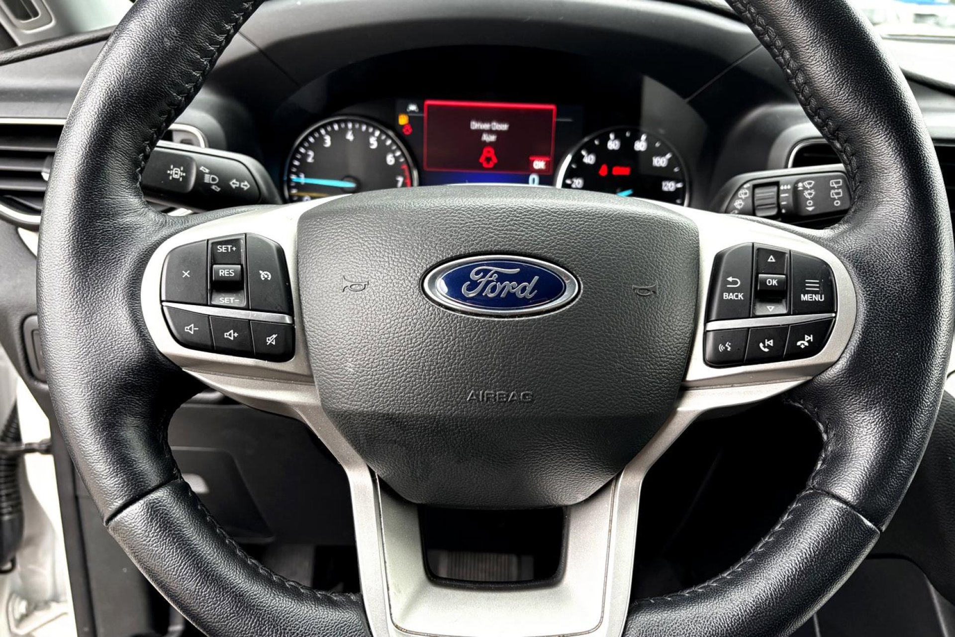 2022 Ford Explorer XLT photo 9