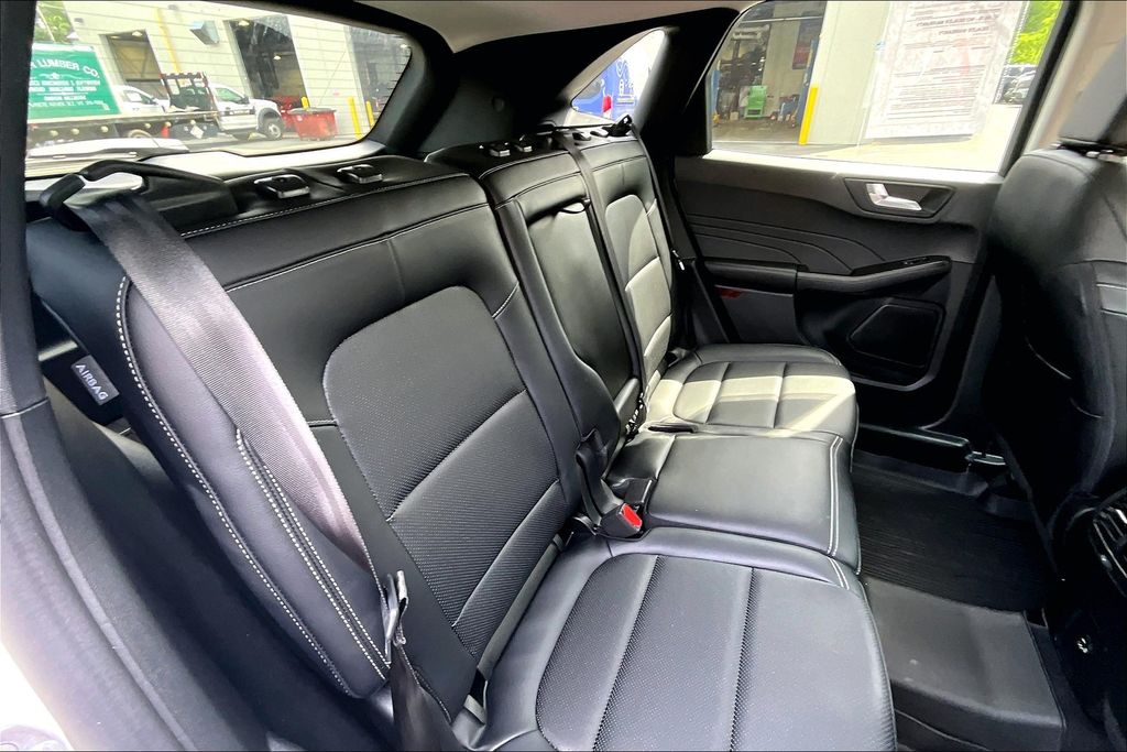 2021 Ford Escape SEL photo 21