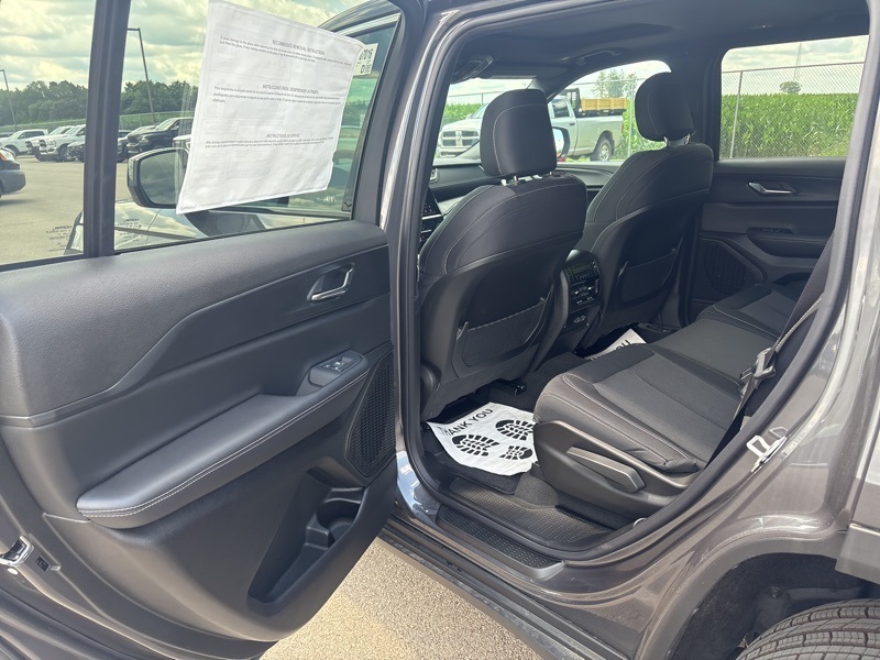 2025 Jeep Grand Cherokee Laredo X photo 11