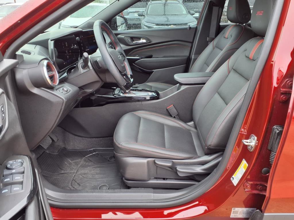 2025 Chevrolet Trax photo 13