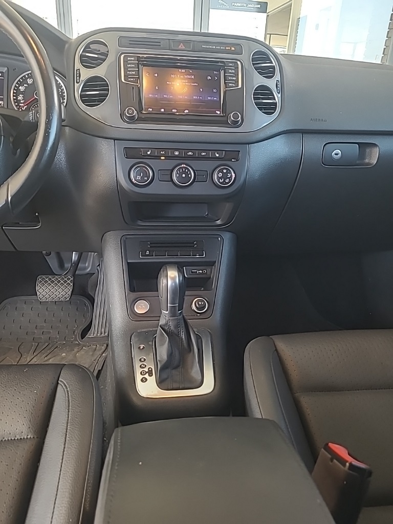 2017 Volkswagen Tiguan S photo 9