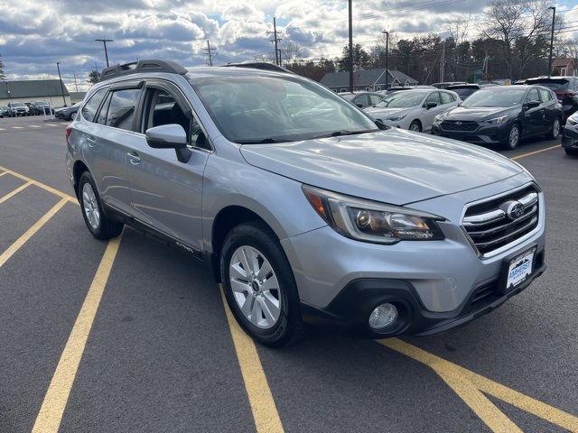 2019 Subaru Outback 2.5i Premium photo 2
