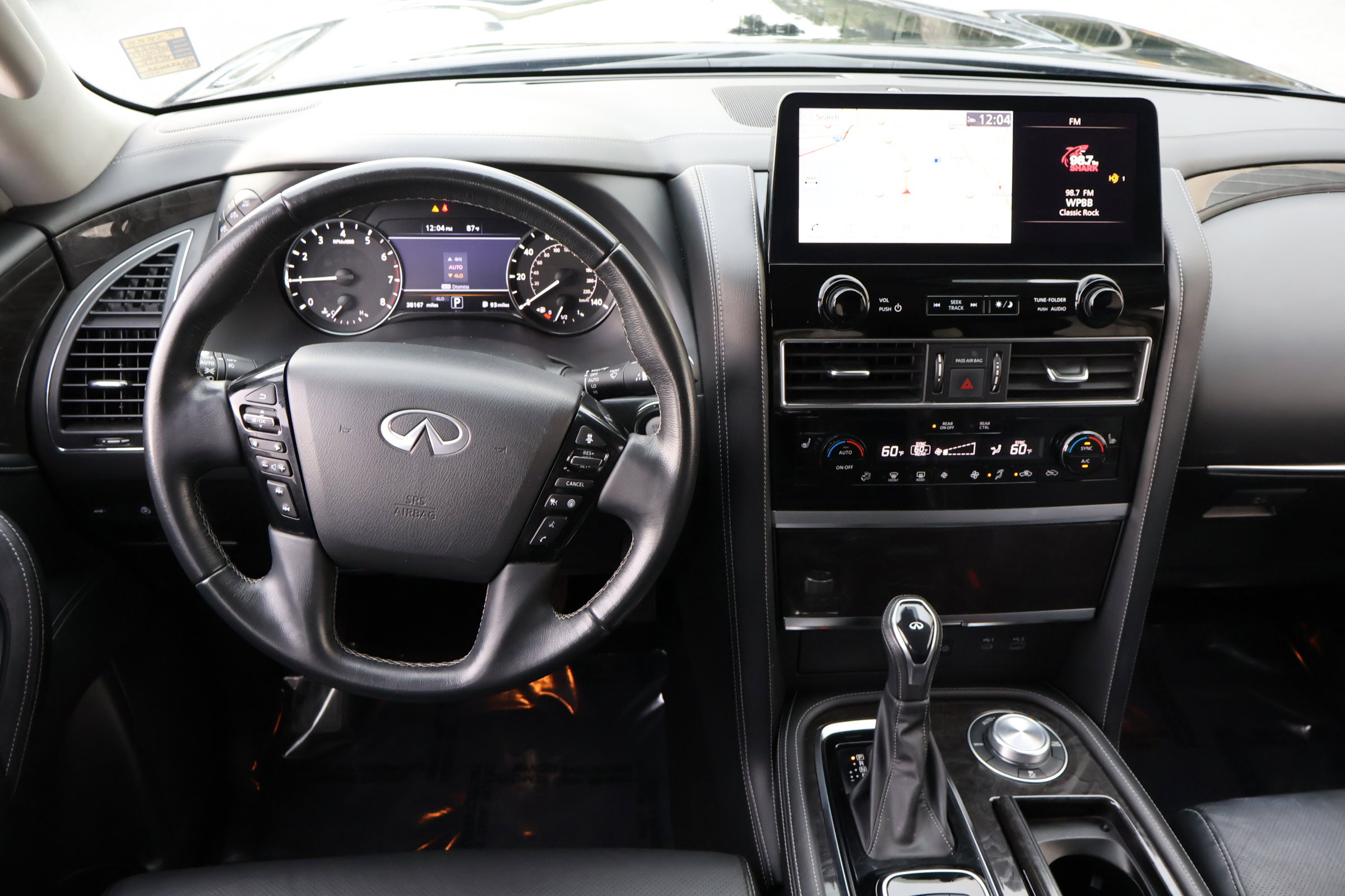 2022 Infiniti QX80 Luxe photo 18