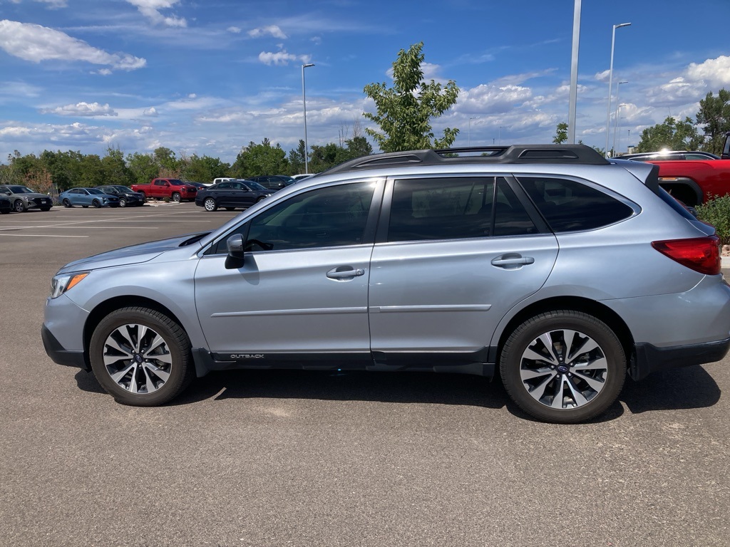 2016 Subaru Outback 3.6R Limited photo 2