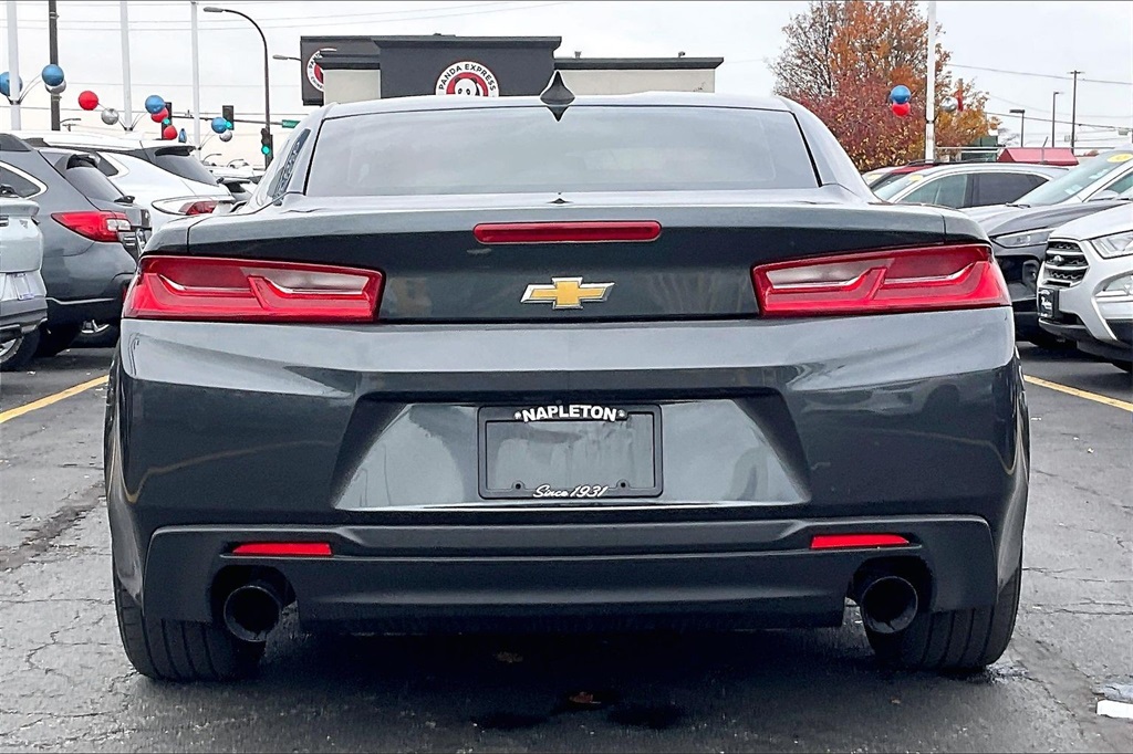2018 Chevrolet Camaro 1LT photo 3