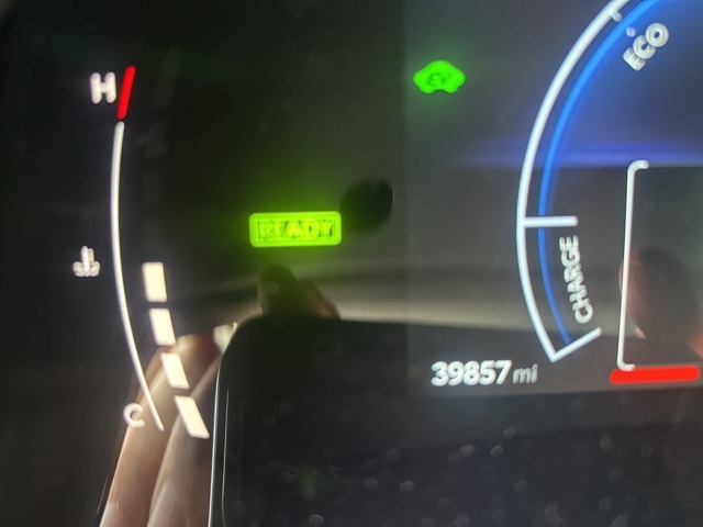 2025 Toyota Camry LE photo 4