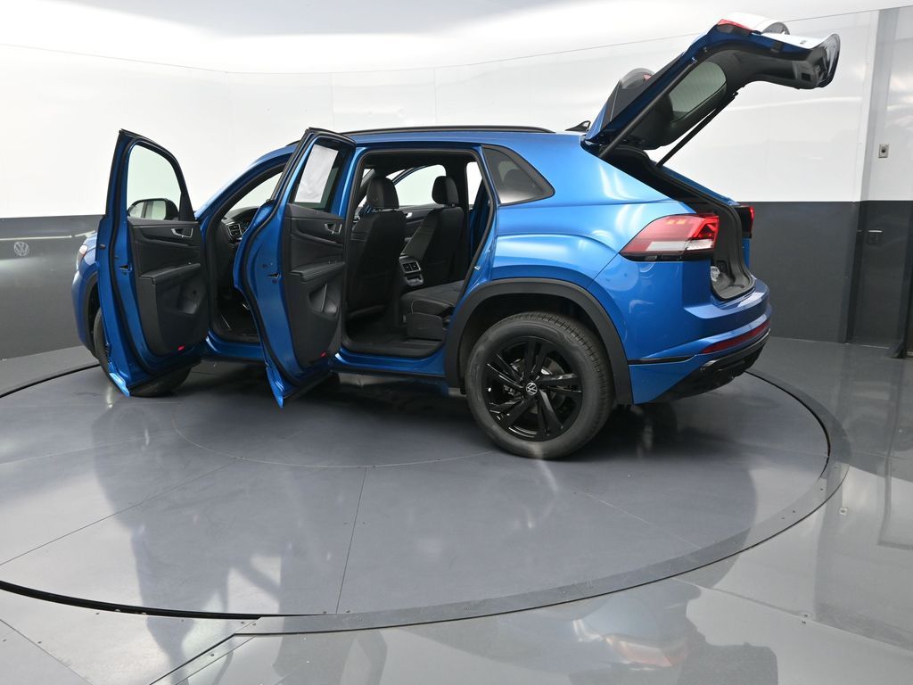 2025 Volkswagen Atlas Cross Sport SEL R-Line photo 30