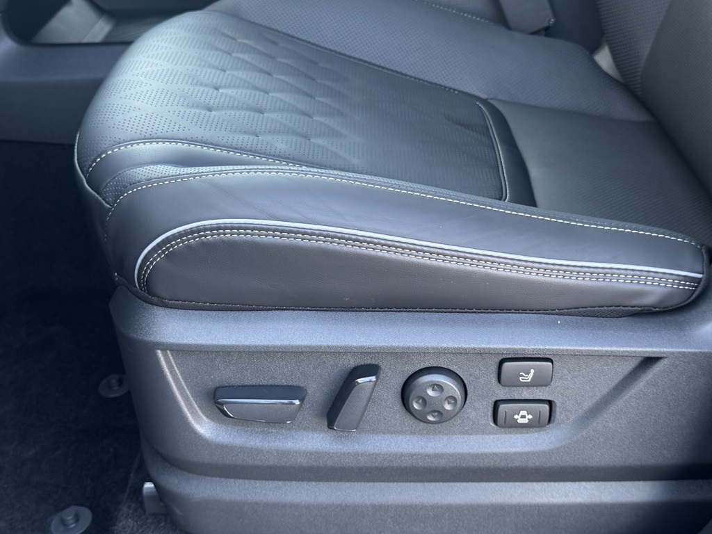 2026 Infiniti QX80 photo 10