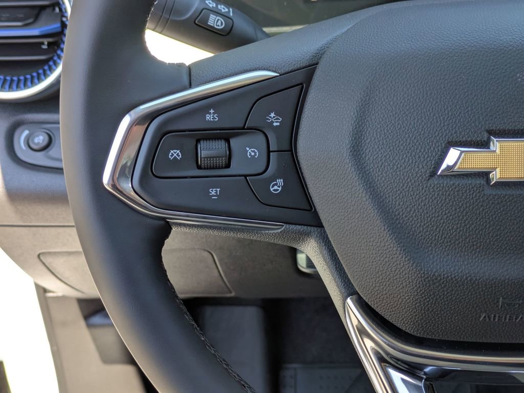 2025 Chevrolet Trax LT photo 16