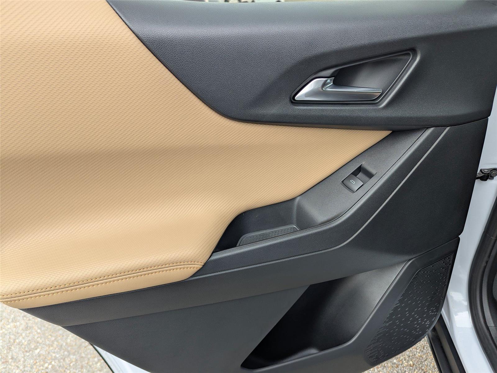 2026 Chevrolet Equinox ACTIV photo 13