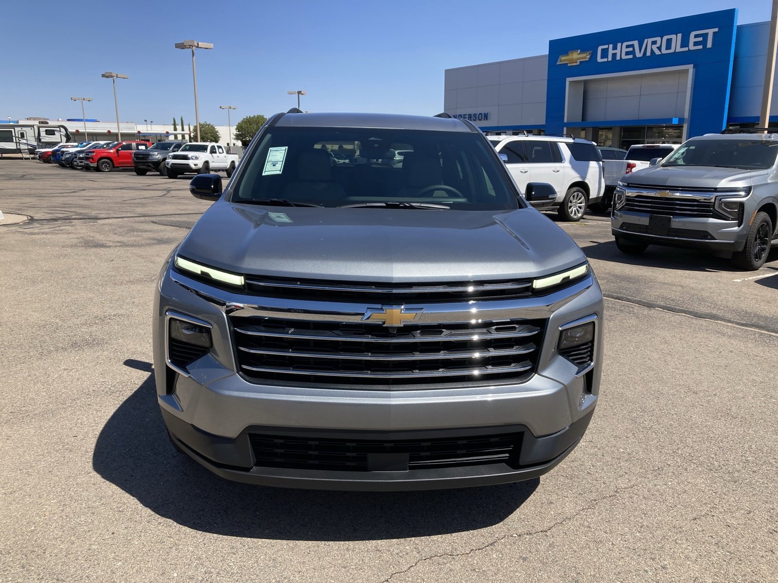 2026 Chevrolet Traverse photo 2