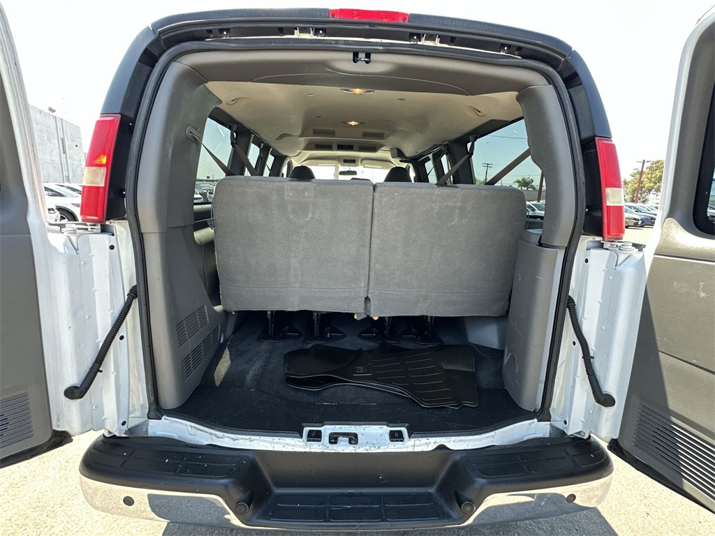 2014 Chevrolet Express 3500 LT photo 33