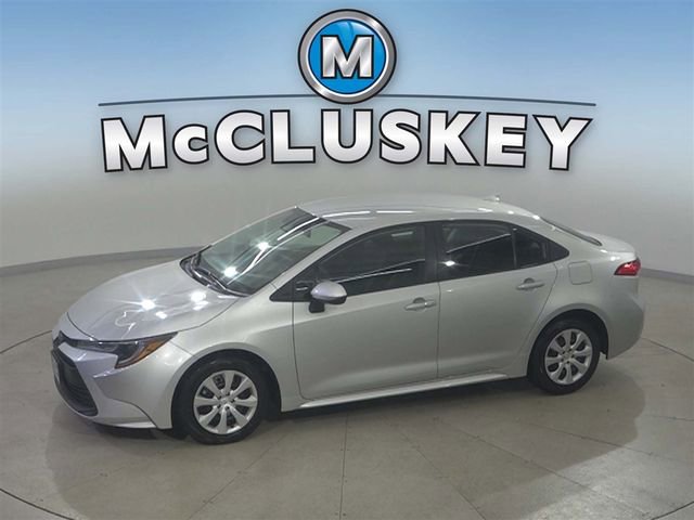 2024 Toyota Corolla LE's photo