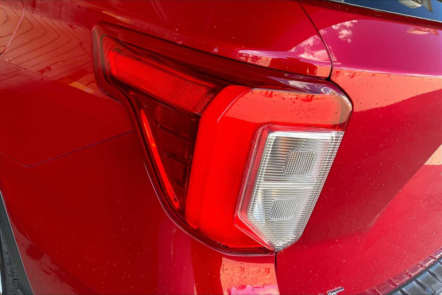2020 Ford Explorer XLT photo 23