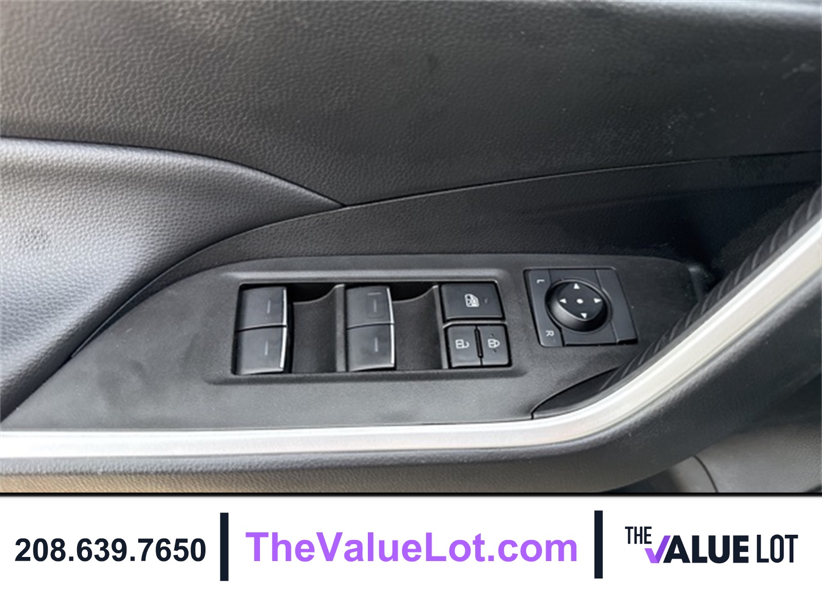 2023 Toyota RAV4 Hybrid SE photo 22