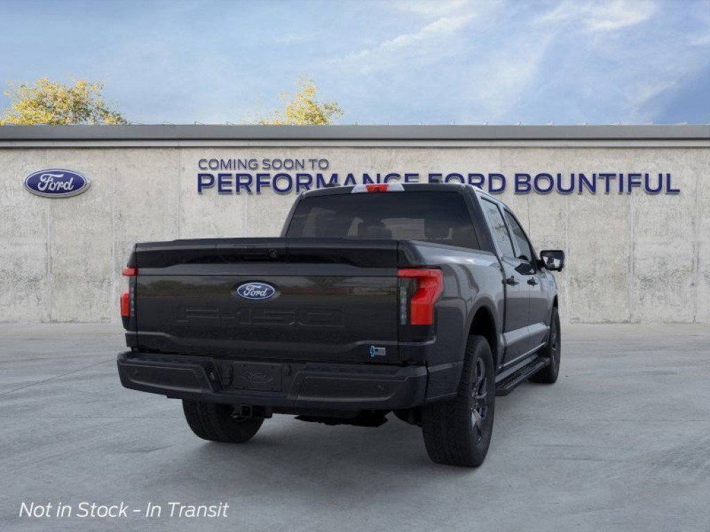 2025 Ford F-150 Lightning photo 3