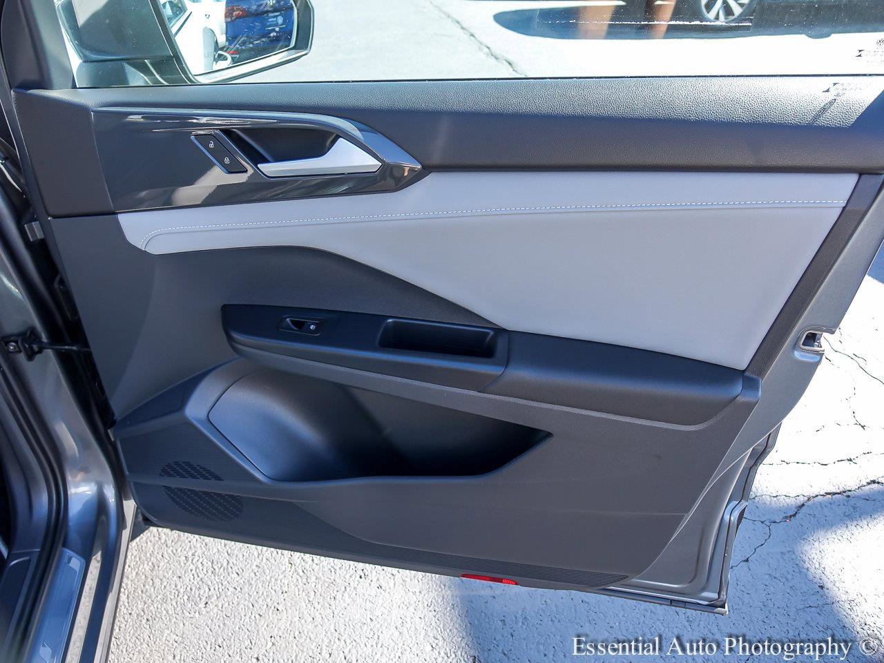 2023 VOLKSWAGEN TAOS - Image 25