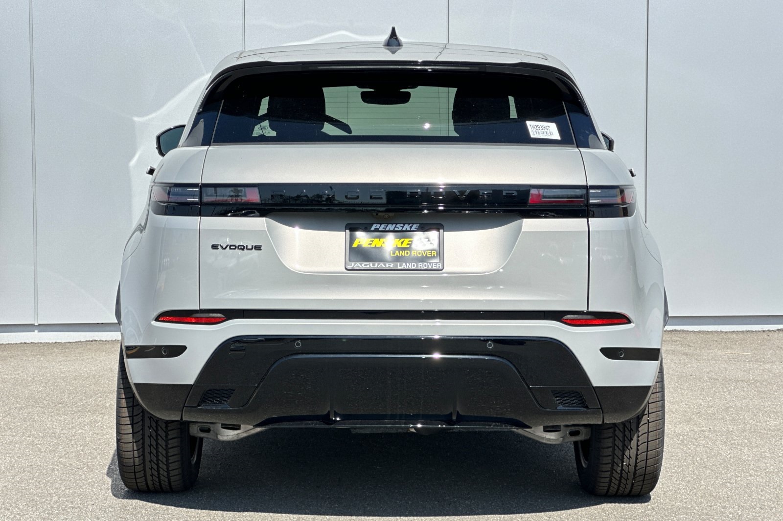 2026 Land Rover Range Rover Evoque Dynamic SE photo 3