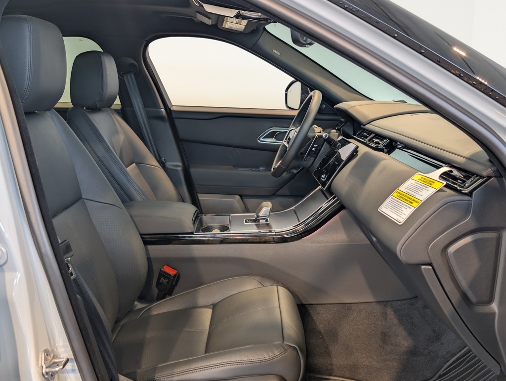 2026 Land Rover Range Rover Velar SE photo 24