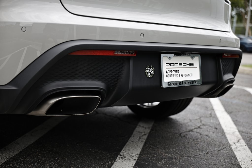 2025 Porsche Macan T photo 16