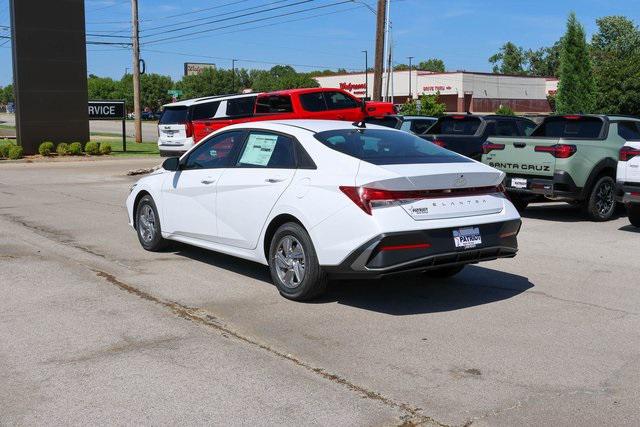 New 2025 White Hyundai SE image 3