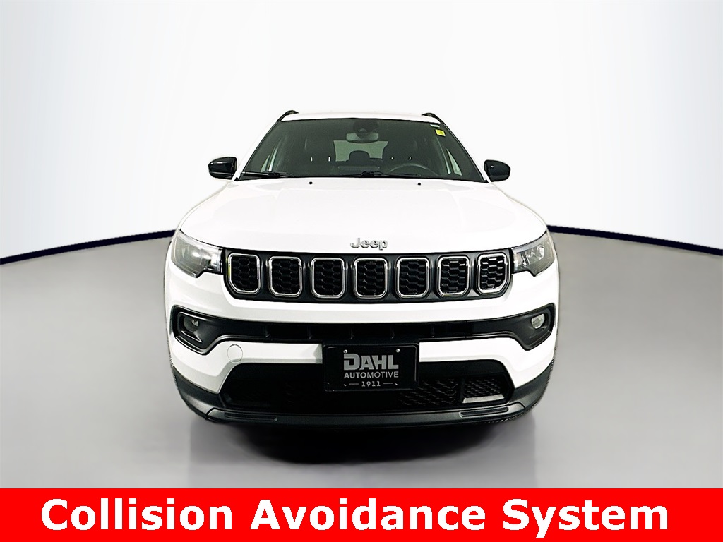 2024 Jeep Compass Latitude photo 3