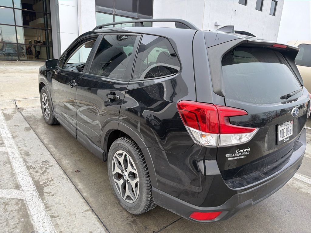 2020 Subaru Forester Premium's photo