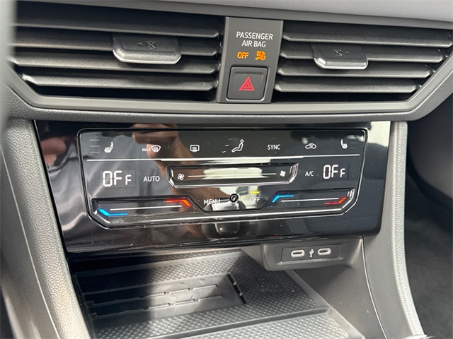 2025 Volkswagen Jetta 1.5T SE photo 32