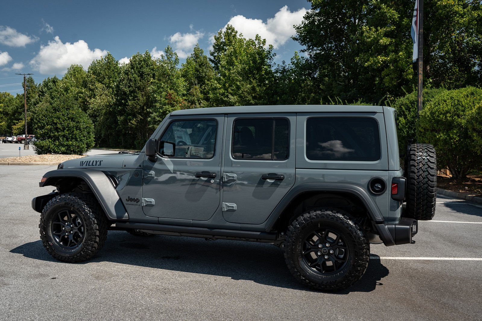 2025 Jeep Wrangler Willys photo 7