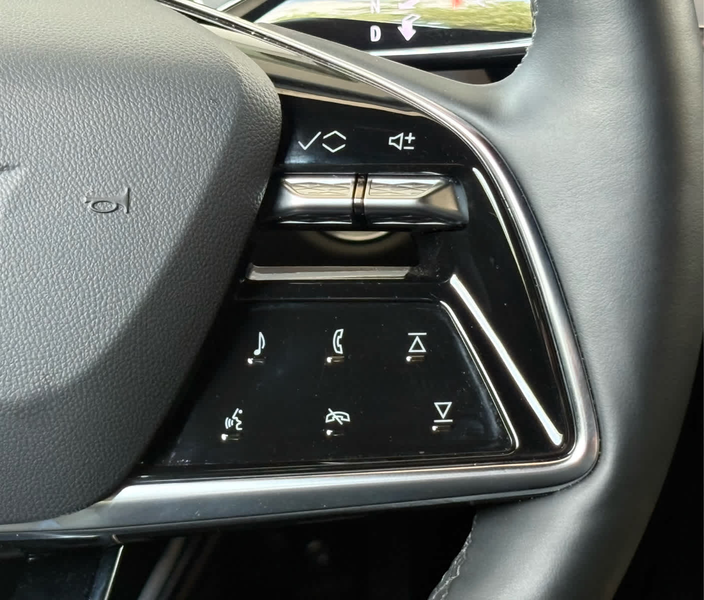 2024 Cadillac Lyriq Luxury photo 22