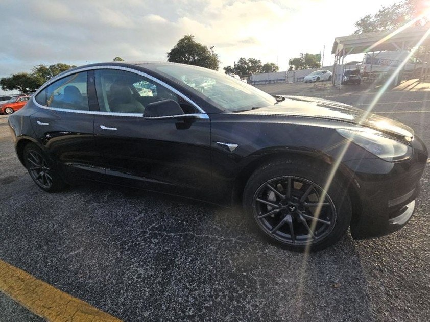 2018 Tesla Model 3 Long Range photo 3