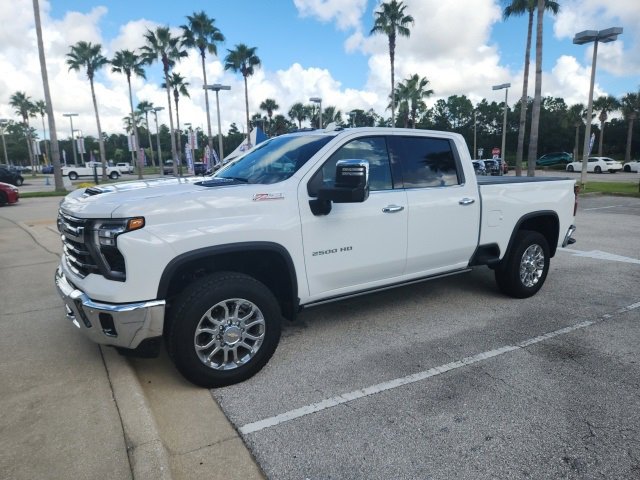 2024 Chevrolet Silverado 2500HD LTZ photo 2