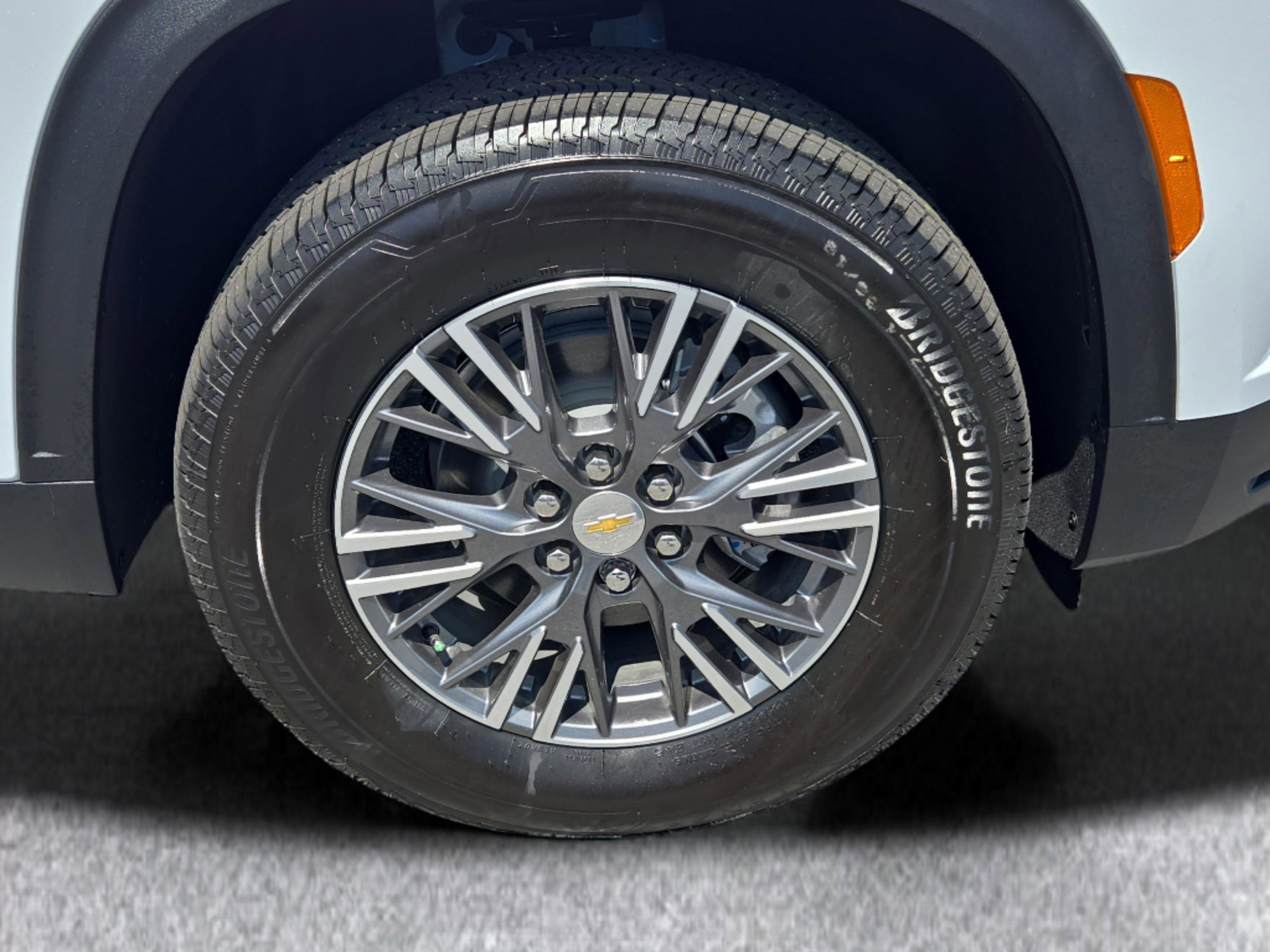 2026 Chevrolet Traverse photo 3