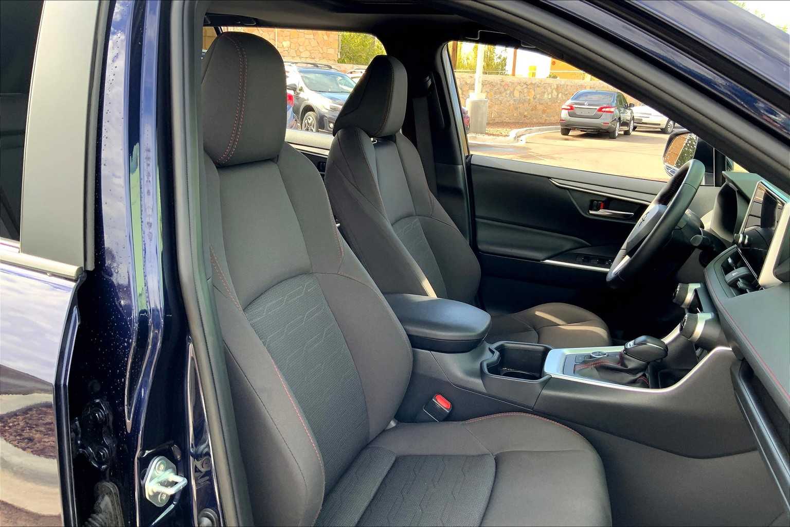 2024 Toyota RAV4 Prime SE photo 8