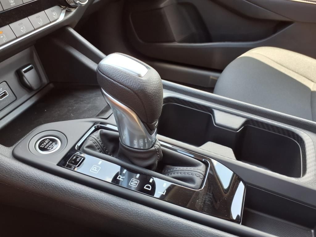 2025 Nissan Sentra S photo 17